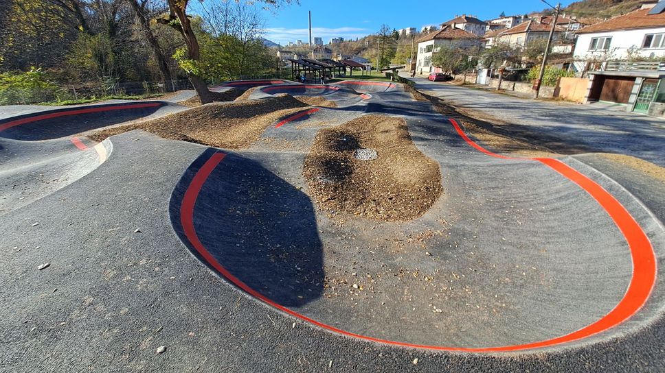 Дряново се сдоби с модерна пъмп-трак писта