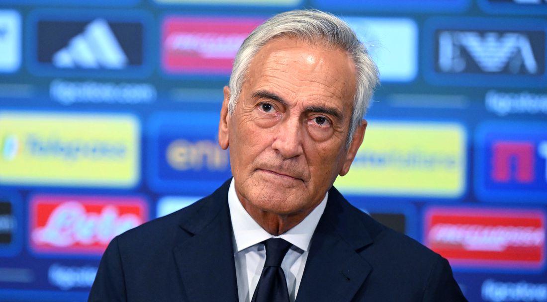 Шефът на италианския футбол отхвърли предложение, което може да помогне на “адзурите”