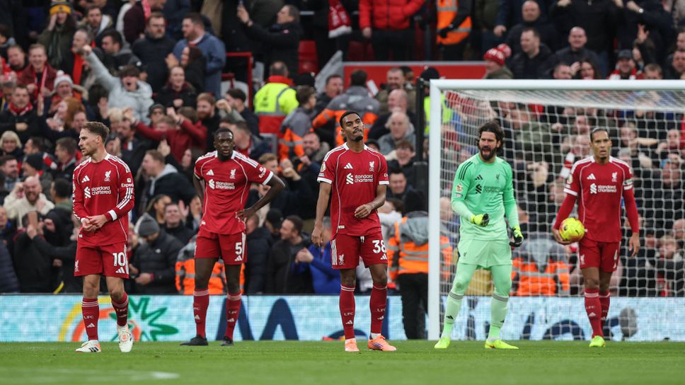 Гари Невил: Неприемливо е да паднеш шест пъти в седем мача, когато си в Ливърпул