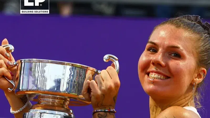 24-годишна украинка проби в топ 100