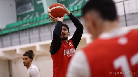  Националите упражняват в забележително въодушевление преди конфликта с Армения 