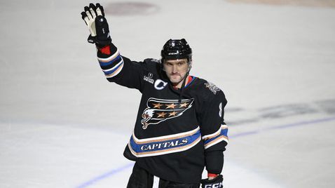 Алекс Овечкин изпревари Горди Хоу на второто място в класацията при реализаторите в НХЛ