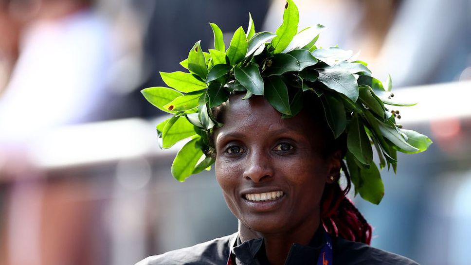 Обири в светлината на прожекторите след оттеглянето на звезди от маратона в Лондон