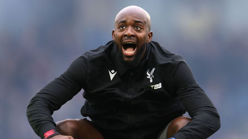 Кристъл Палас удължи договора на нападател