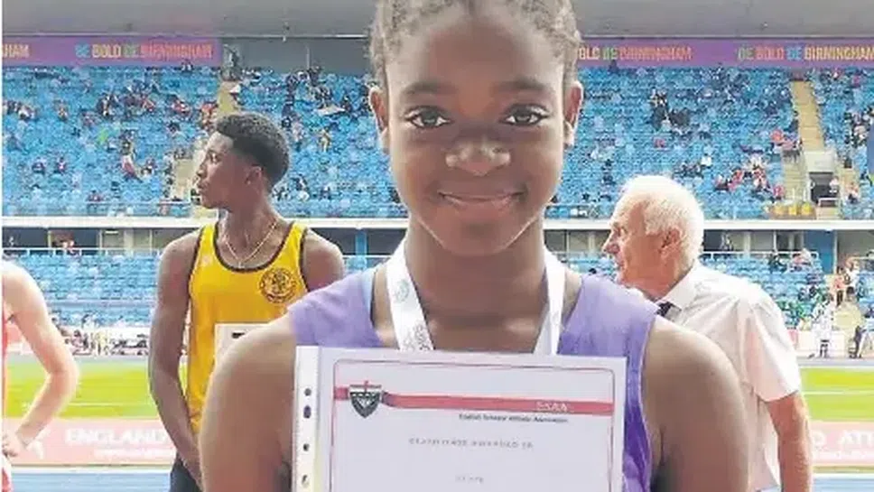 Тийнейджърката спринтьорка Селин Обидна Ало оставя конкуренцията далеч зад себе