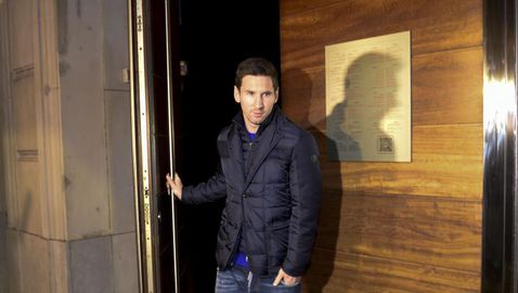  Меси се завърна в Барселона за среща с Чави, Бускетс и Алба 