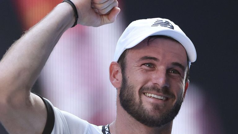 Томи Пол САЩ се класира за първи път за полуфинал