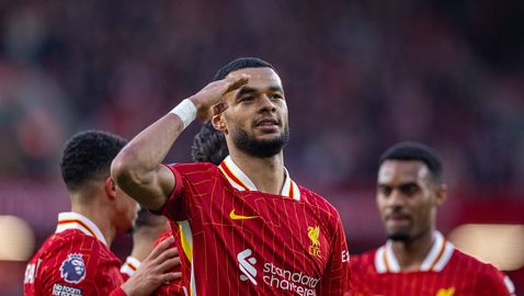 Ливърпул приключи Ипсуич за едно полувреме и продължава по план, Гакпо с два гола