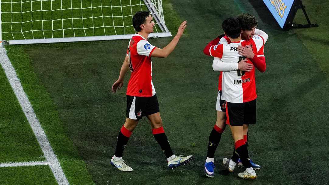 Фейенорд най-после спечели в Ередивизи