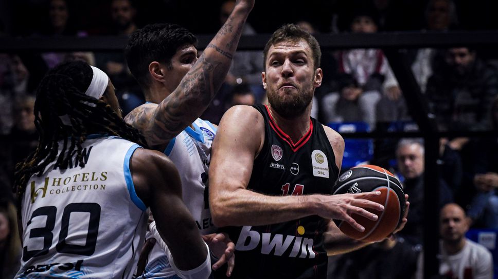 Силен Везенков поведе Олимпиакос към поредна победа в Гърция