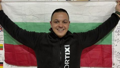 Цанко Цанков спечели нови два медала от Световната купа по зимно плуване в Гдиня