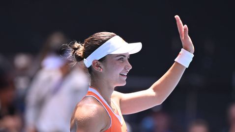 Йович разби Путинцева и стигна четвъртфиналите