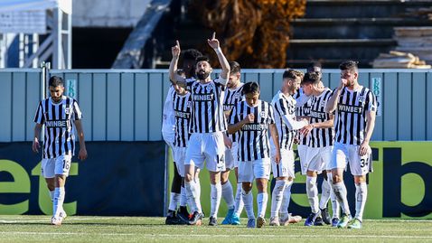  Локомотив (Пловдив) удържа триумфа над борбен Царско село 