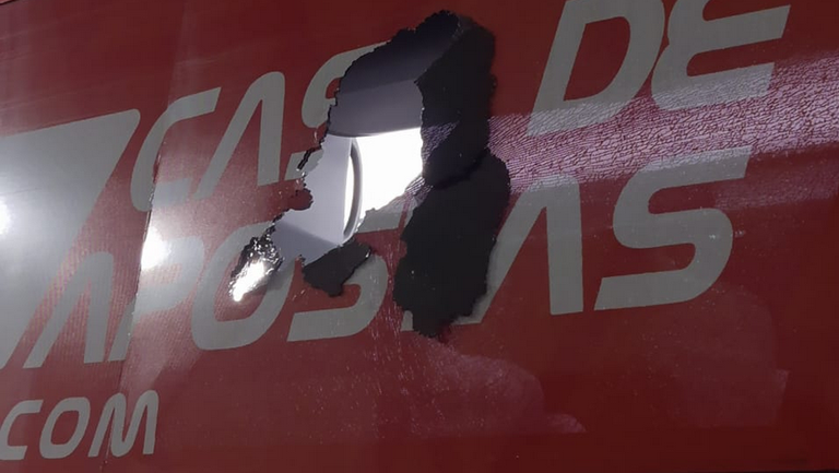 Самоделно взривно устройство гръмна в автобуса на втородивизионния бразилски футболен