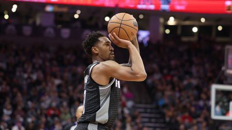  Сакраменто надделя Мемфис, само че загуби Сабонис 