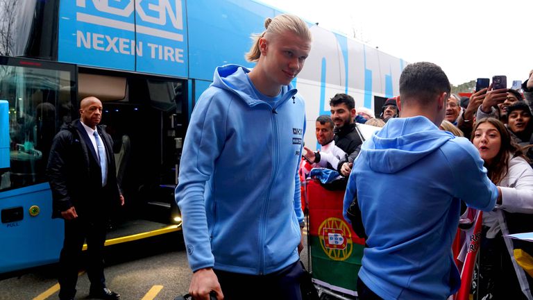 Манчестър Сити изостава на пет точки от лидера Арсенал който