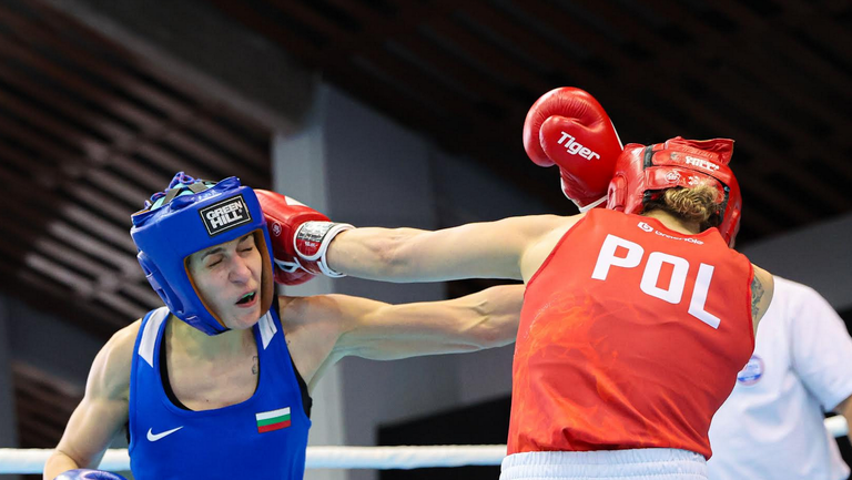  Светлана Каменова осигури трети финал за България в женския бокс