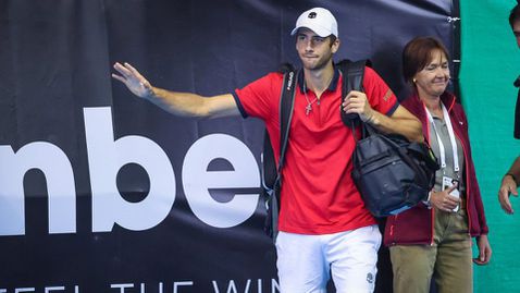 Донски отпадна на 1/8-финалите в София