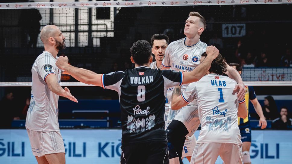 Матей Казийски и Халкбанк взеха дербито с Фенербахче и излязоха начело в Турция