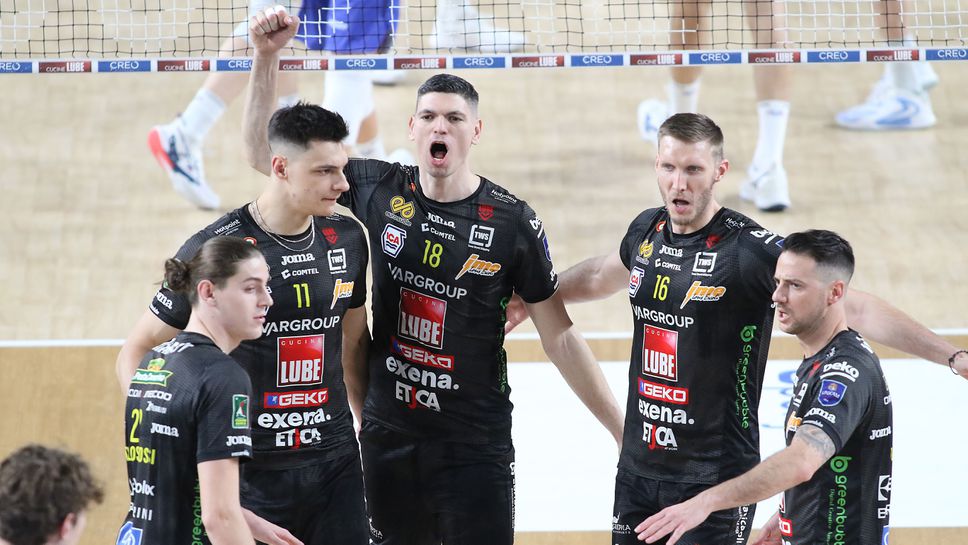 Супер Алекс Николов с 16 точки, Лубе завърши с безпроблемна победа срещу Монца на Атанасов и Величков