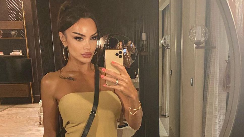 Лияна остана по дантели