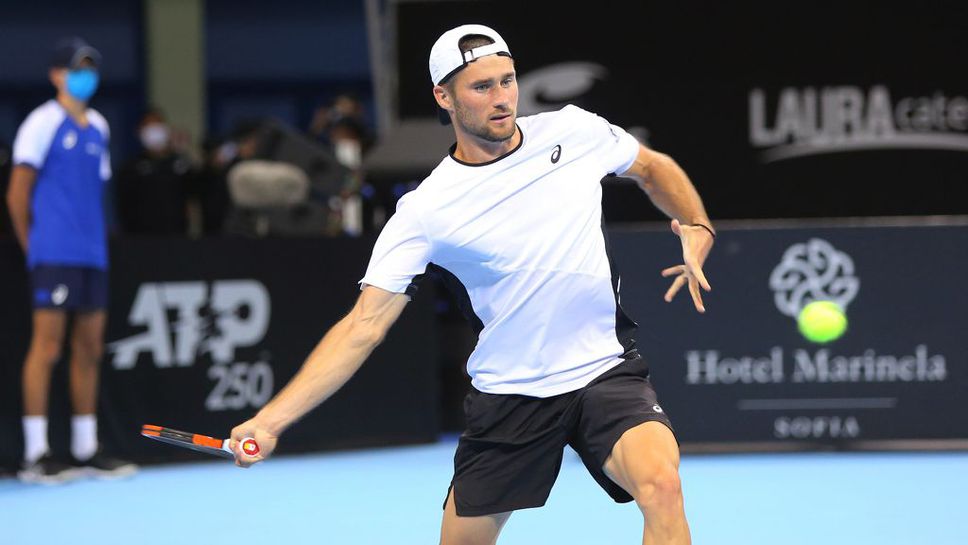 Донев се класира за четвъртфиналите на двойки на турнир по тенис в Турция