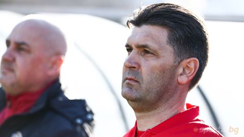  Монтана има нов старши треньор 