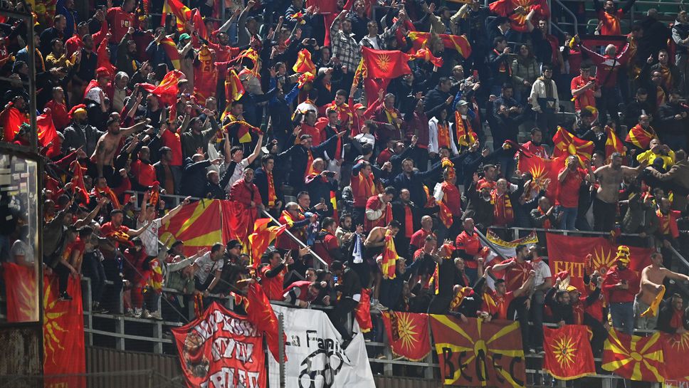 Хиляди празнуваха на централния площад в Скопие победата над Италия