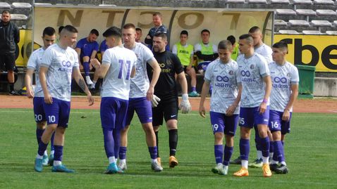  Етър II взе скъпи точки 