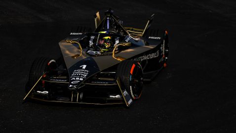 Шампионът Вандоорн с първи полпозишън за сезона във Формула Е