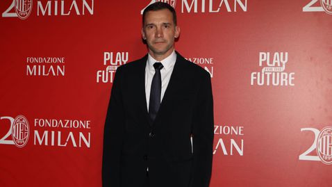  Шевченко оказва помощ за възобновяване на опустошения от войната в Украйна стадион в Ирпен 