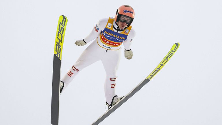 Австрия спечели отборното състезание по ски скокове в Лахти