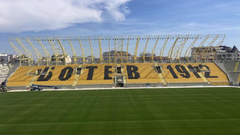 Продажбата на пакетни билети за мачовете на Ботев Пловдив продължава