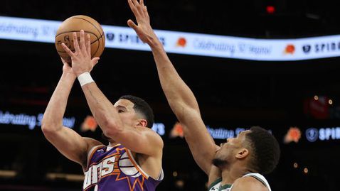  Финикс излъга Милуоки с панер в последните секунди на Девин Букър 