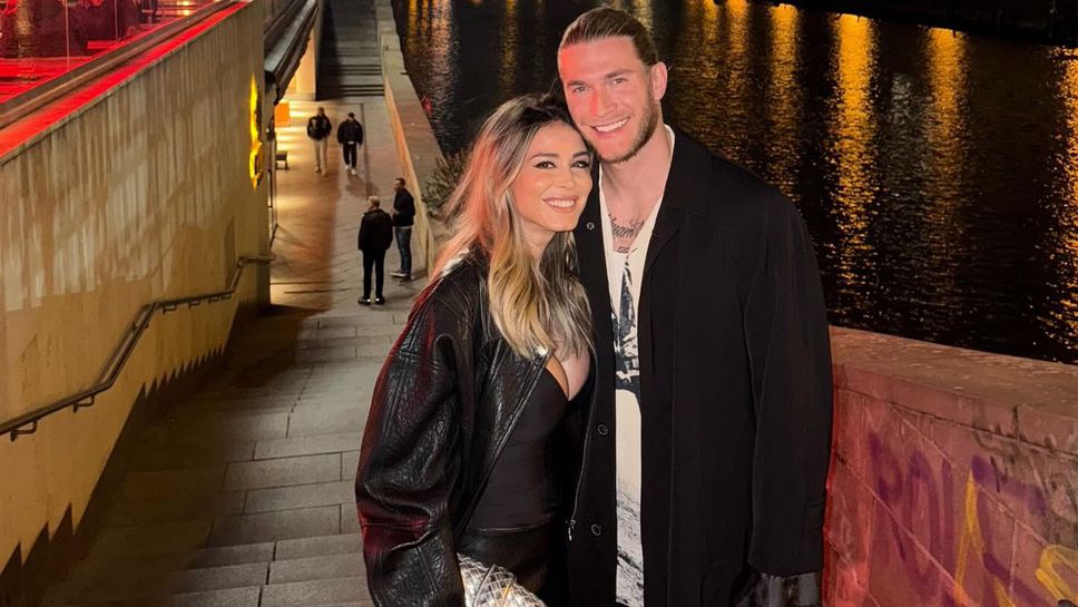 Спортната журналистка Дилета Леота и вратарят на Шалке 04 Лорис