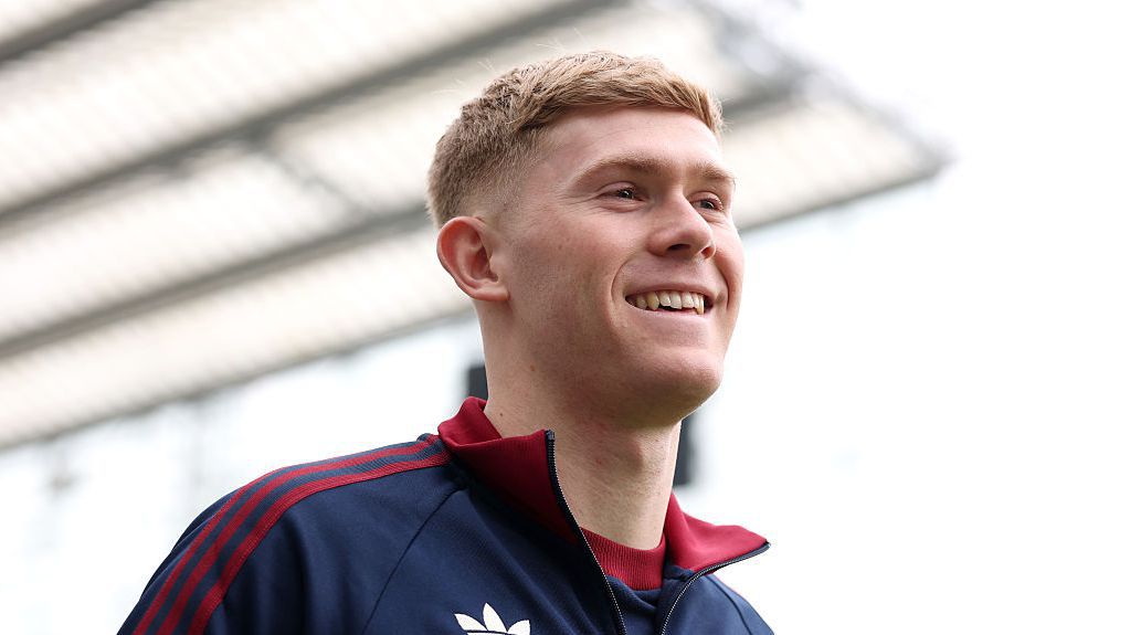 Двама от Премиър лийг влизат в плановете на Манчестър Юнайтед за лятна селекция