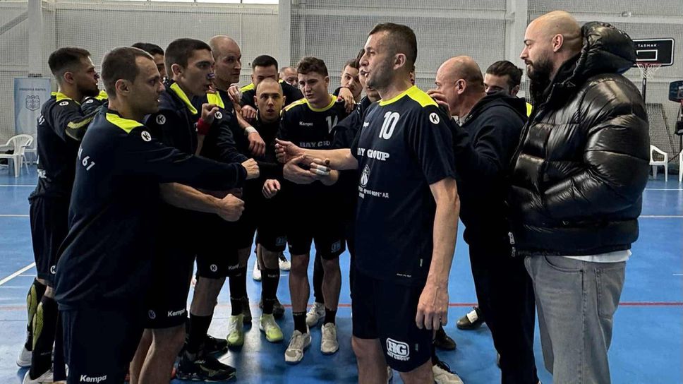 Хандбалният Шумен 61 атакува първото място преди плейофите