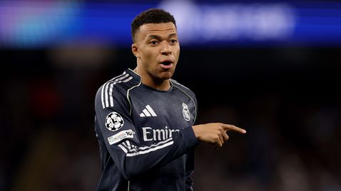 Мбапе отрече, че в Реал Мадрид са прегледали грешното му коляно