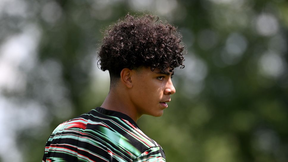 Кристиано Роналдо-младши тренира в Реал Мадрид, идеята е да остане там