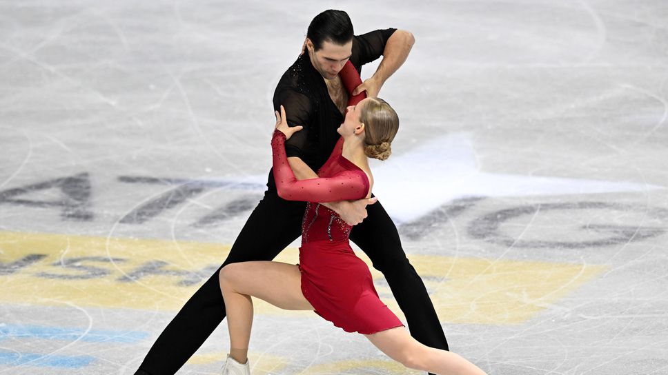 Минимална разлика разделя двете водещи спортни двойки след кратката програма на Световното по фигурно пързаляне
