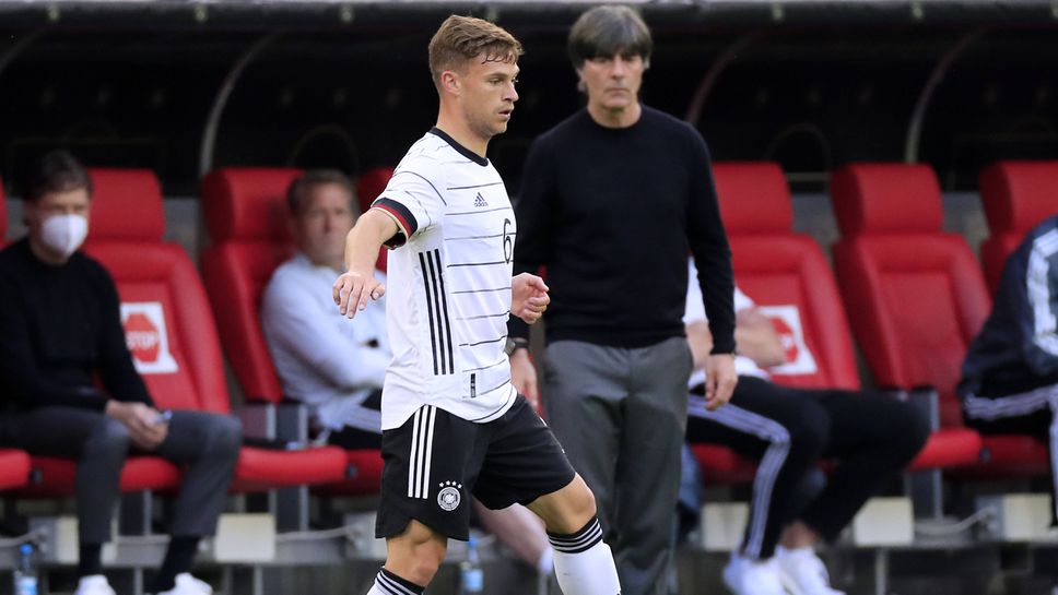 Йоги Льов коментира решението Кимих да играе на десния бек за Германия