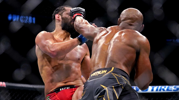 Триумфът на Камару Усман на UFC 261 🥊