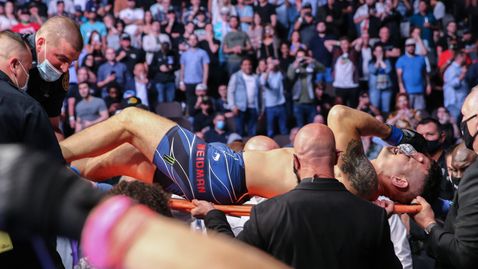 Крис Уайдман счупи крака си по брутален начин на UFC 261 (видео)