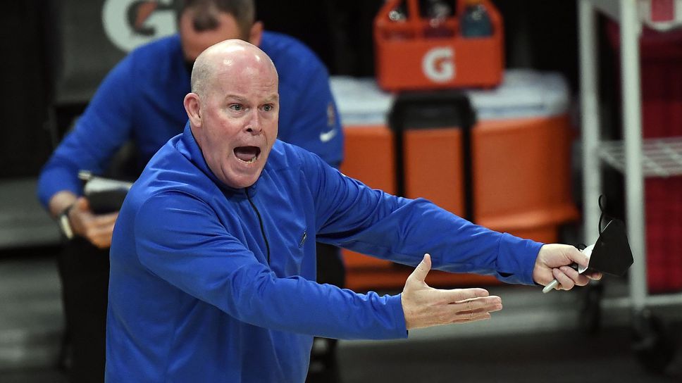 Треньорът на "магьосниците" е с COVID-19