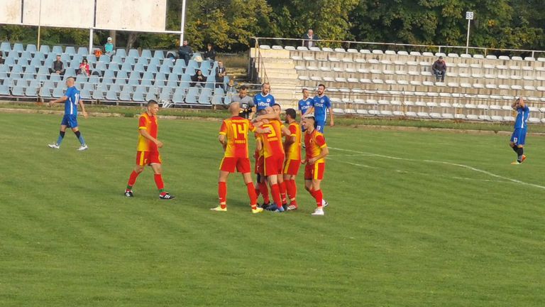  Млад халф от Дунав тренира с Черноломец (Попово) 