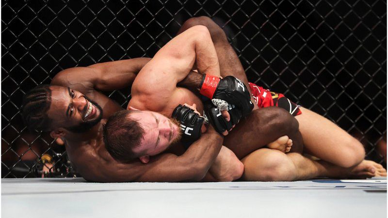 Алджамейн Стърлинг готов да изпие по бира с Пьотр Ян