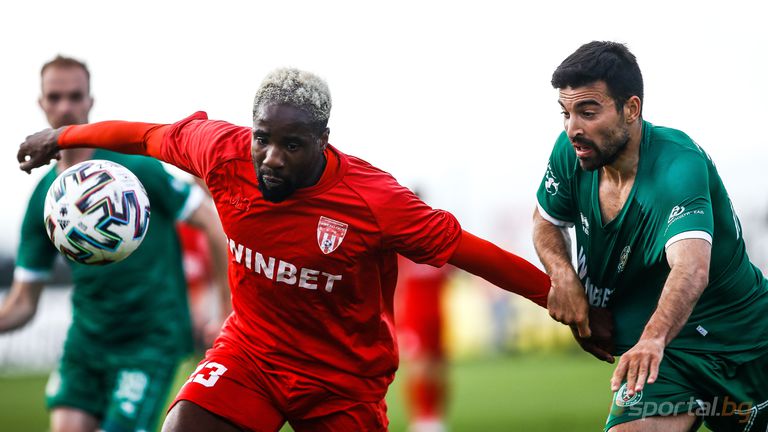  Локомотив (София) желае двама от Царско село 