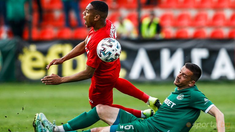  Царско село изтръгна инфарктна точка от Ботев (Враца) 