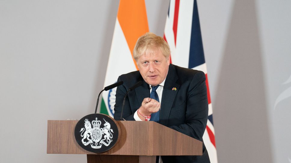 Британското правителство още повече ще контролира какво се случва във футбола