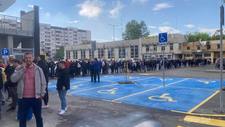 Голяма истерия за билети завладя феновете на Ботев Пловдив дни